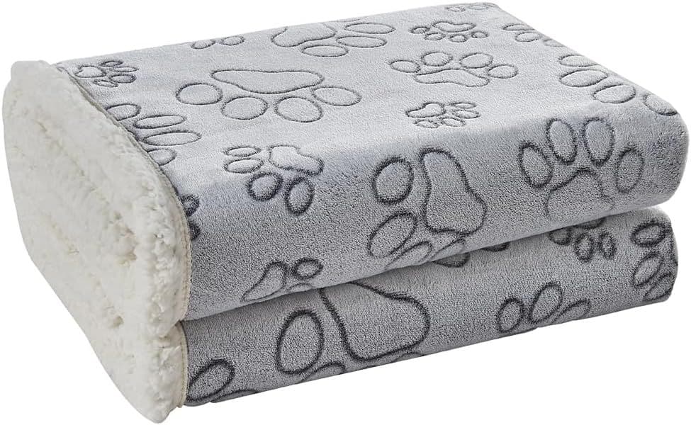 Couverture imperméable pour chien (grise à pattes, 50 x 70 cm) — Chiens (photo 1 sur 2)